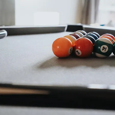 Modern & Spacious - Pool Table - Free Parking - Sleeps 10 Apartament Manchester