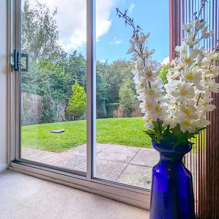 Spacious 4 Bed Riverside * Manchester