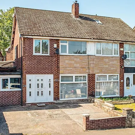 公寓 New! 4bed Home, Pool Table, Free Parking, Smart Tv