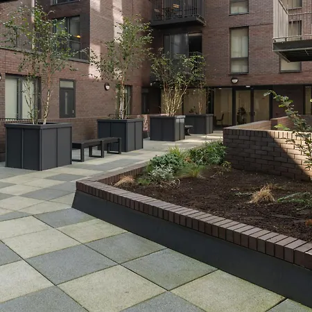 Host & - The Landmark Apartment