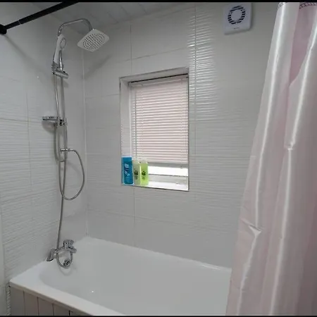 Feriehus Beautiful 2 Bed 1 Bath Manchester
