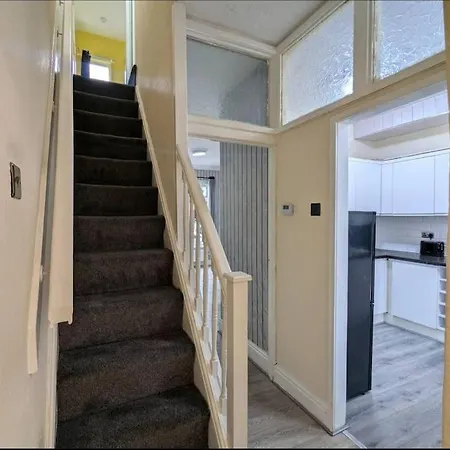 Дом отдыха Beautiful 2 Bed 1 Bath *