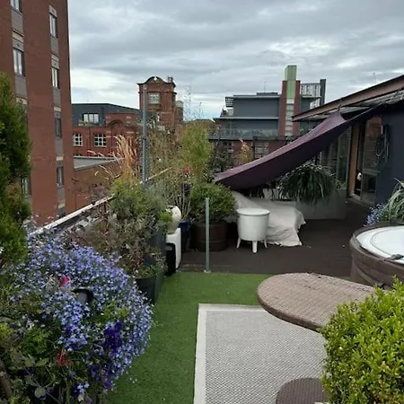 Ancoats Penthouse With Hot Tub In Ancoats, United Kingdom