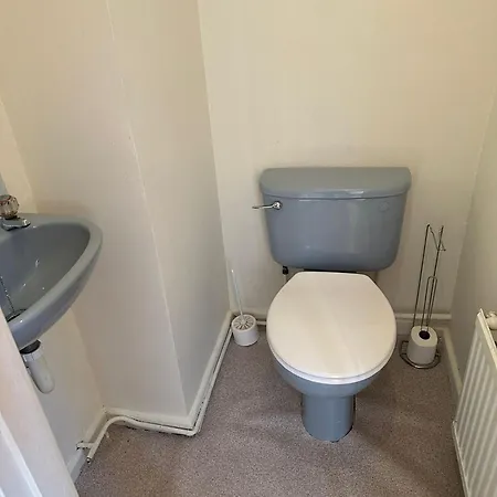 3 Bedroom Close To Stadium And Coop Live Apartment *