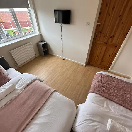 3 Bedroom Close To Stadium And Coop Live *