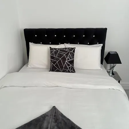Affordably Elegant Close To Coop Live, Etihad Stadium And Centre