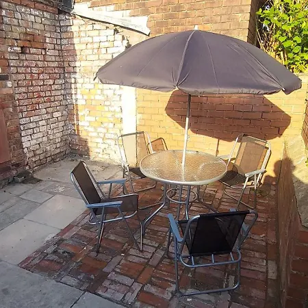 3 Bedroom Near Man City And Coop Live *