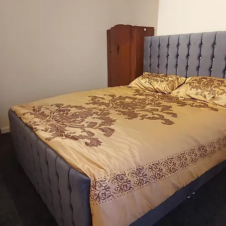 3 Bedroom Near Man City And Coop Live * Manchester