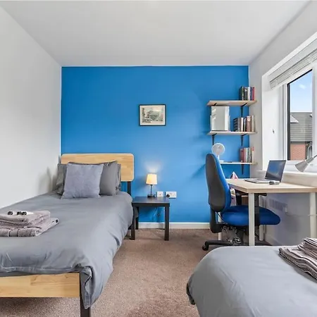 Centre House Etihad And Parking Holiday home *