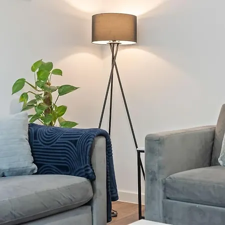 Centre House Etihad And Parking Holiday home
