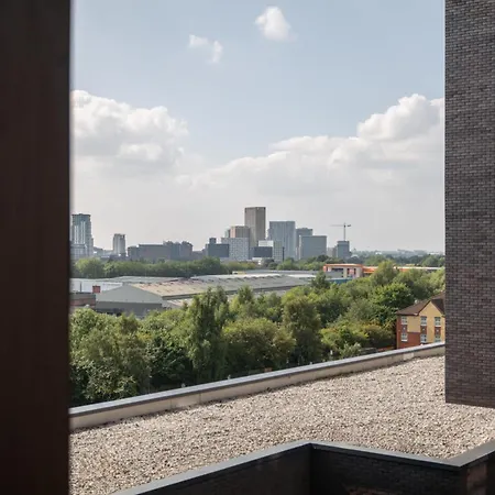 Host & - The Landmark Apartment *