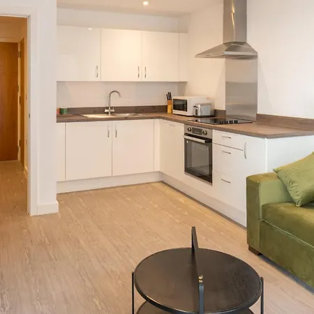 Host & - The Landmark Apartment *