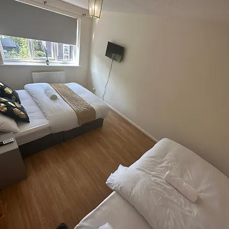 Apartment 3 Bedroom Close To Stadium And Coop Live