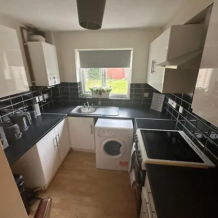 3 Bedroom Close To Stadium And Coop Live Lägenhet *