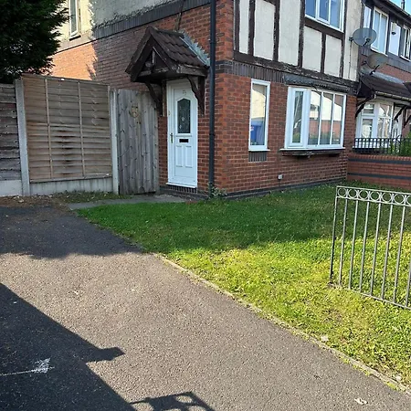 3 Bedroom Close To Stadium And Coop Live