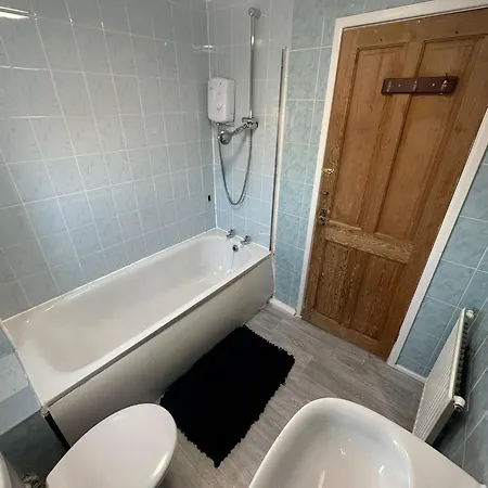 3 Bedroom Close To Stadium And Coop Live * Manchester