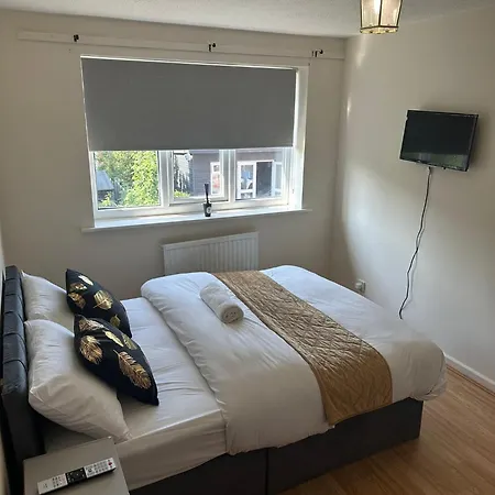 3 Bedroom Close To Stadium And Coop Live شقة