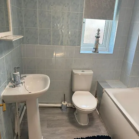 Lägenhet 3 Bedroom Close To Stadium And Coop Live *