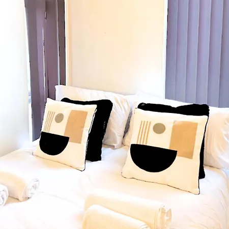 Holiday home The Commonwealth House By Bevolve