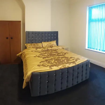 3 Bedroom Near Man City And Coop Live * Manchester