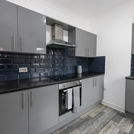 Modern Spacious 6bd Haven 8 Min From Centre Holiday home