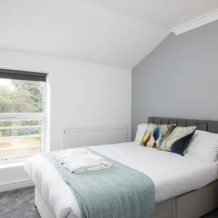 Huge 6br Sleeps 12 Near City! 度假居 *