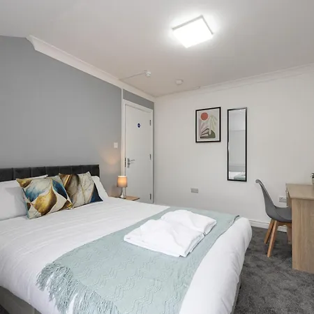 Huge 6br Sleeps 12 Near City! 別荘 マンチェスター