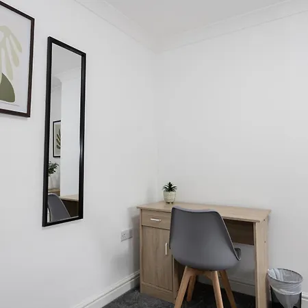 Modern Spacious 6bd Haven 8 Min From Centre