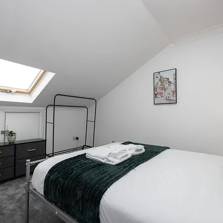 Modern Spacious 6bd Haven 8 Min From Centre *