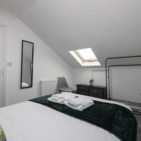 Modern Spacious 6bd Haven 8 Min From Centre