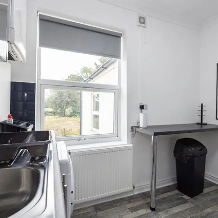 Holiday home Modern Spacious 6bd Haven 8 Min From Centre
