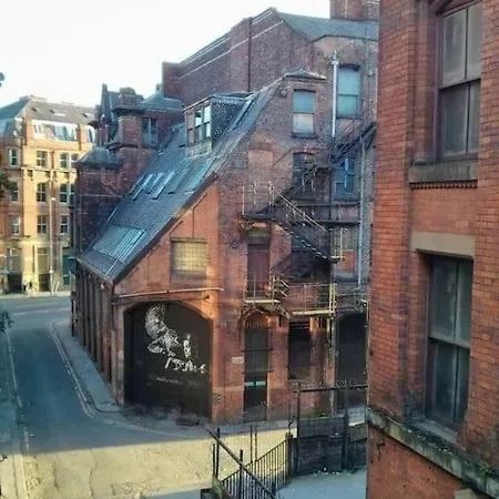 2 Bed Piccadilly Flat Centre