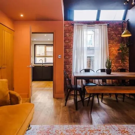 Industrial Design 4 Bed House