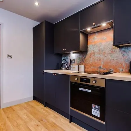 Industrial Design 4 Bed House