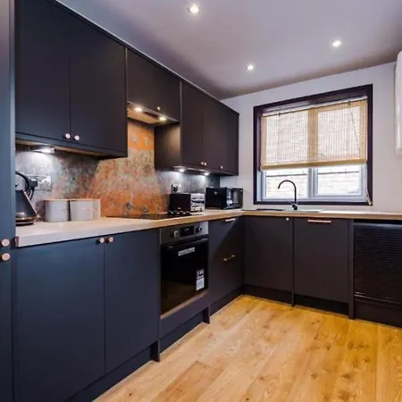 Holiday home Industrial Design 4 Bed House