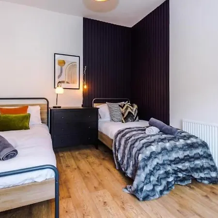 Industrial Design 4 Bed House *