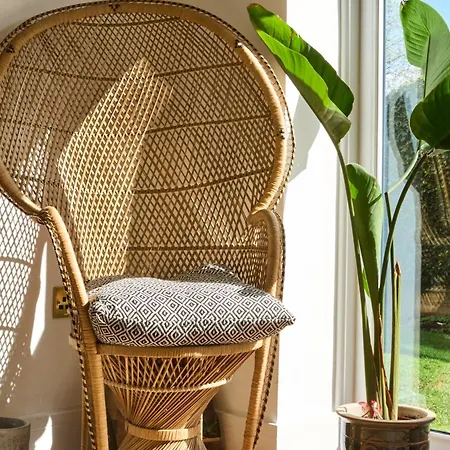 Holiday home Chic Family With Garden Fire Pit & Event Space, Hot Tub