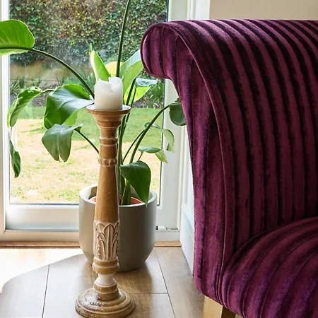 Chic Family With Garden Fire Pit & Event Space, Hot Tub Holiday home *