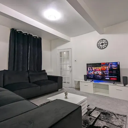 アパート Oldham Free Parking 3bed 1bath