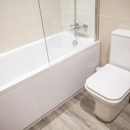 Fabulous 2 Bedroom In Machester Apartment *