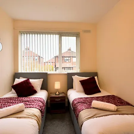 Hébergement de vacances Pass The Keys Free Parking House Close To Shops Restaurants *