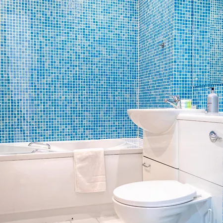 Chic Georgian Flat In Манчестер