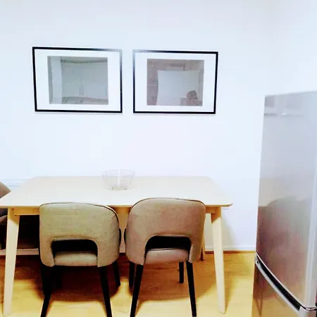 Live Coop Apartment-entire House With Free Parking And Garden- Etihad Stadium