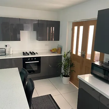 Oasis Heaton Park Homestay Manchester