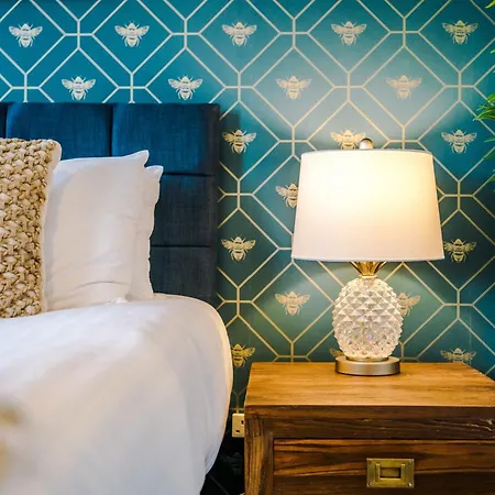 R&r At A Character Victorian * マンチェスター