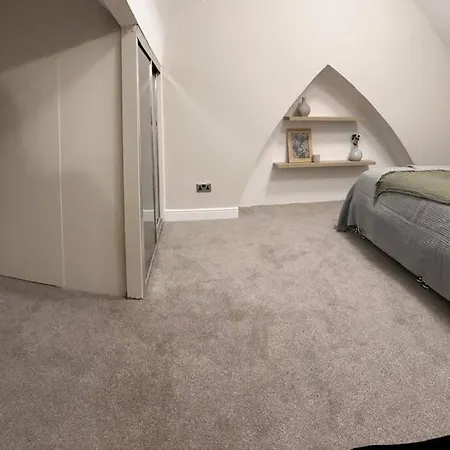 Three Bedroom By Brookland Serviced Short Lets With Free Wifi 아파트 맨체스터