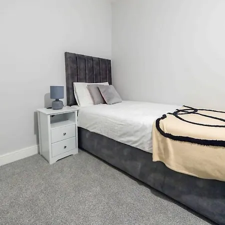 Holiday home Beautiful, Peaceful, 5 Bedroom With Hot Tub!