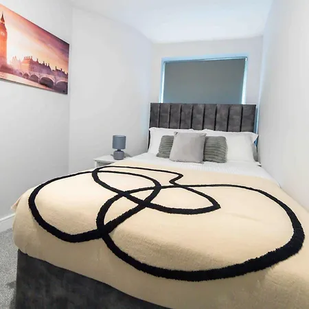 Beautiful, Peaceful, 5 Bedroom With Hot Tub! Manchester