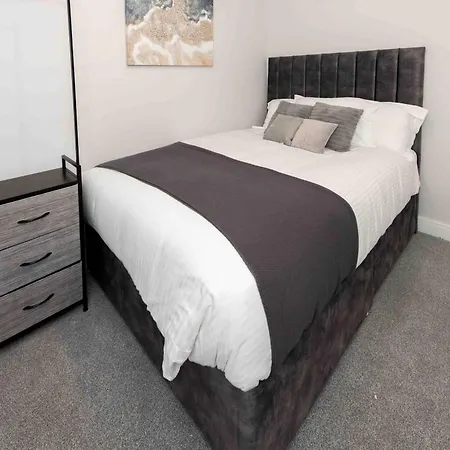 Beautiful, Peaceful, 5 Bedroom With Hot Tub! * Manchester