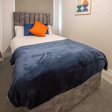Beautiful, Peaceful, 5 Bedroom With Hot Tub! * Manchester